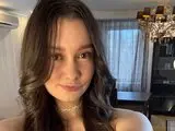 OdetteCarl shows pictures