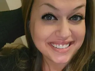 SusieSalmon ass live